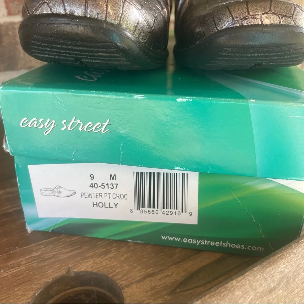 Easy Street‎ Flats Pewter Croc Holly Size 9 sb4